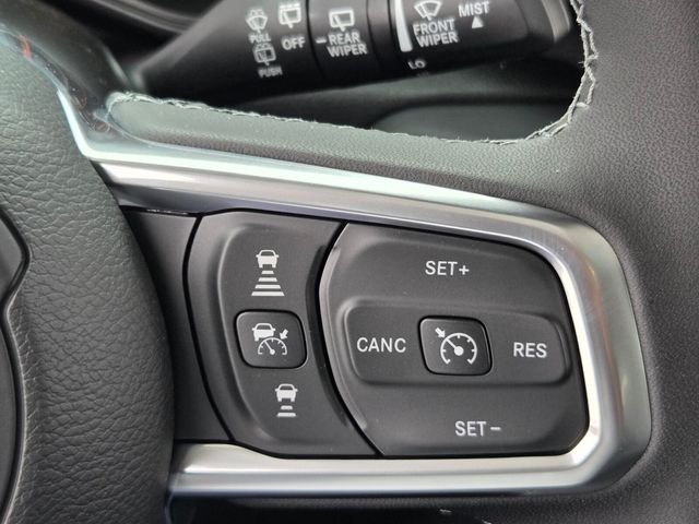 New 2026 Bright White Clear-Coat Exterior Paint Jeep Sahara image 25