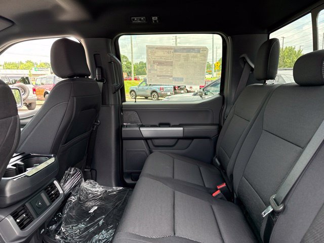 New 2026 Carbonized Gray Metallic Ford XLT image 16