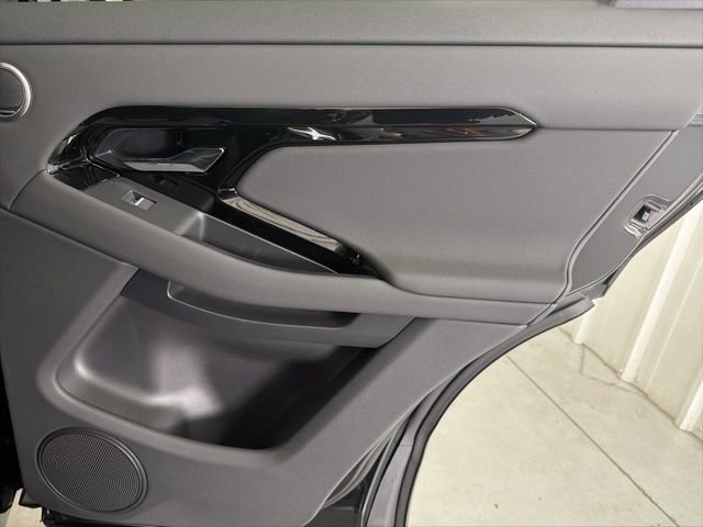 New 2026 Santorini Black Land Rover Dynamic image 19