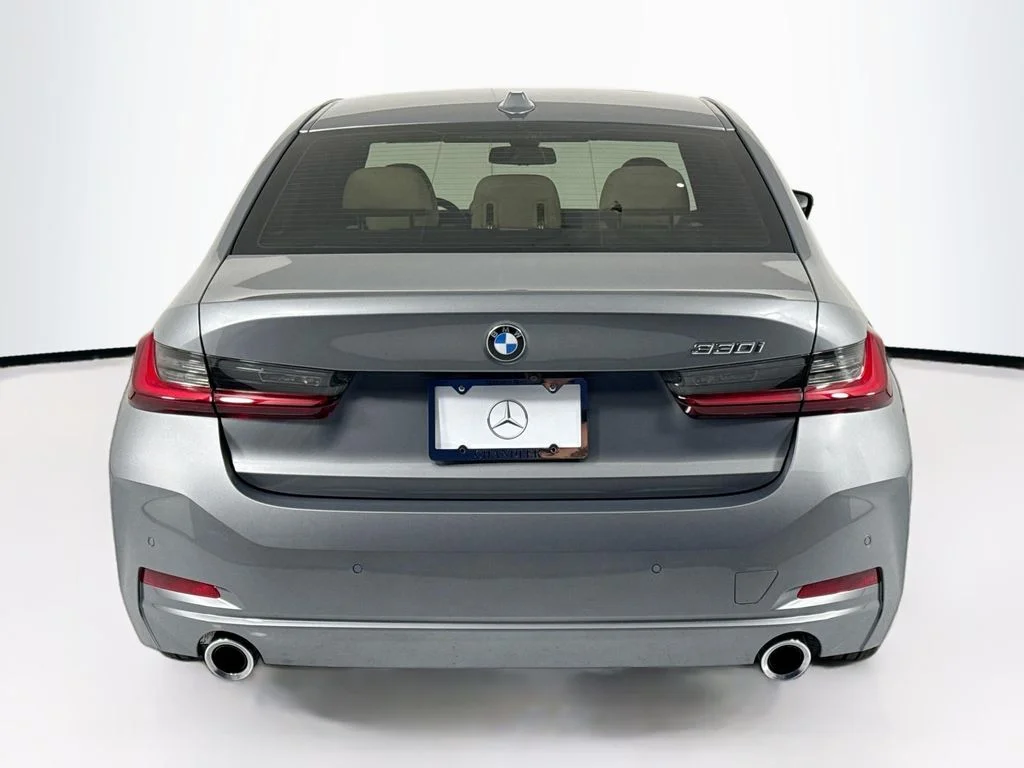2025 BMW 3 Series 330i - Photo 6