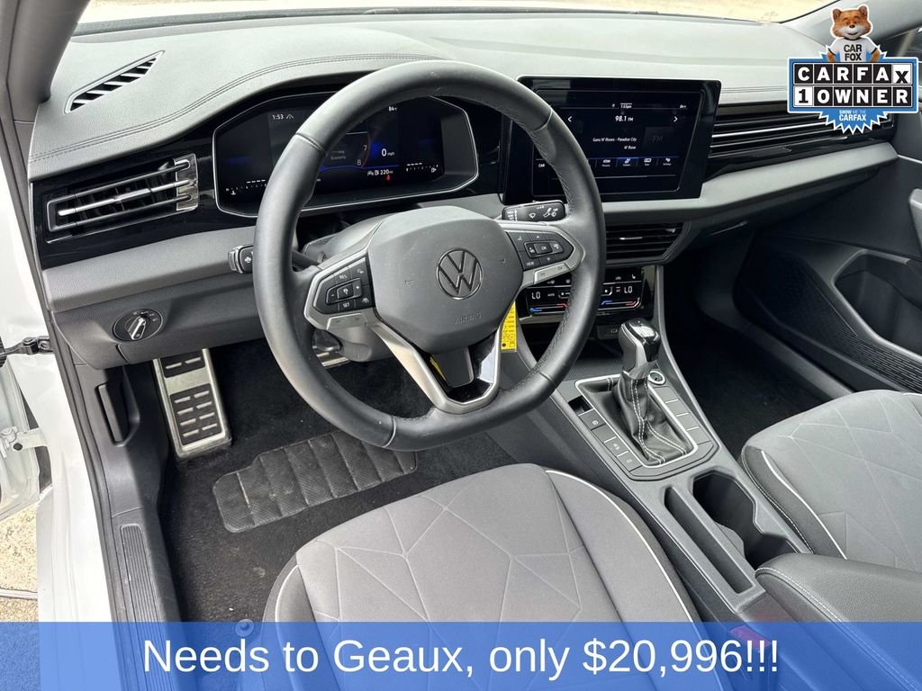 Used 2025 White Volkswagen 1.5T Sport image 38