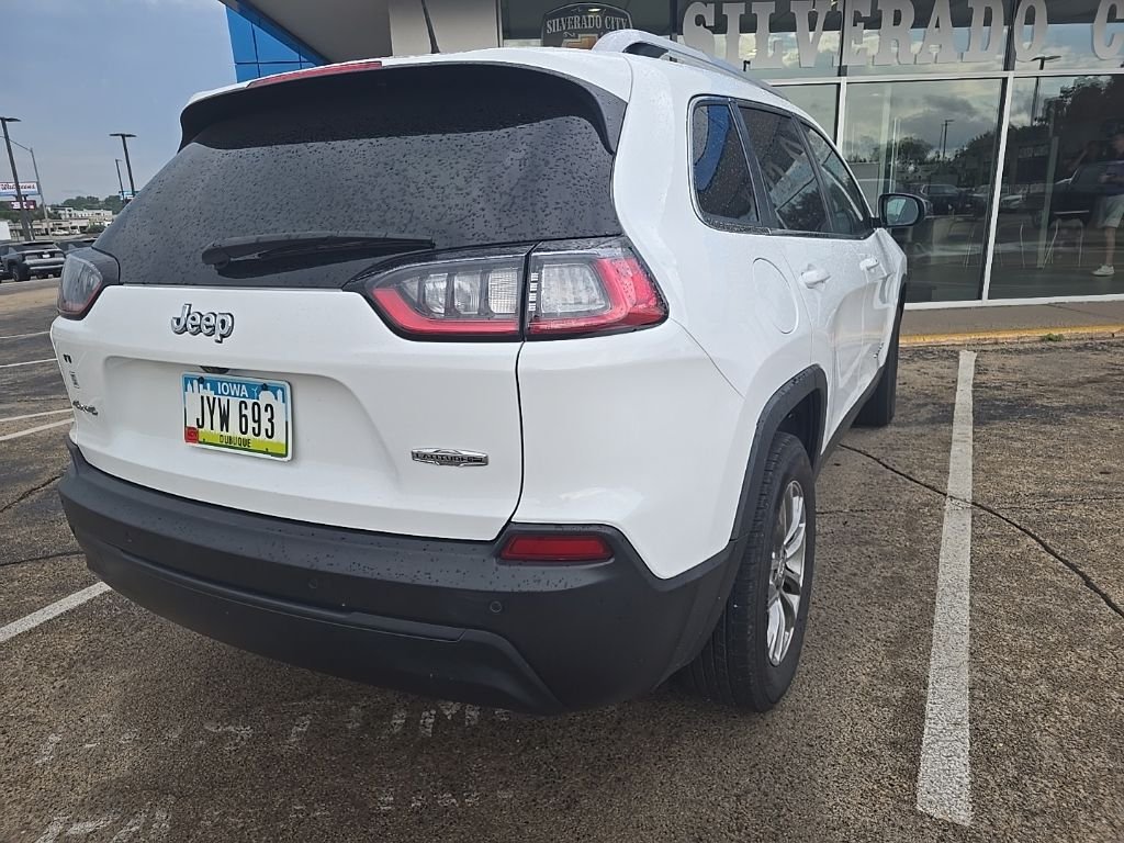 Used 2020 White Jeep Latitude Plus image 5