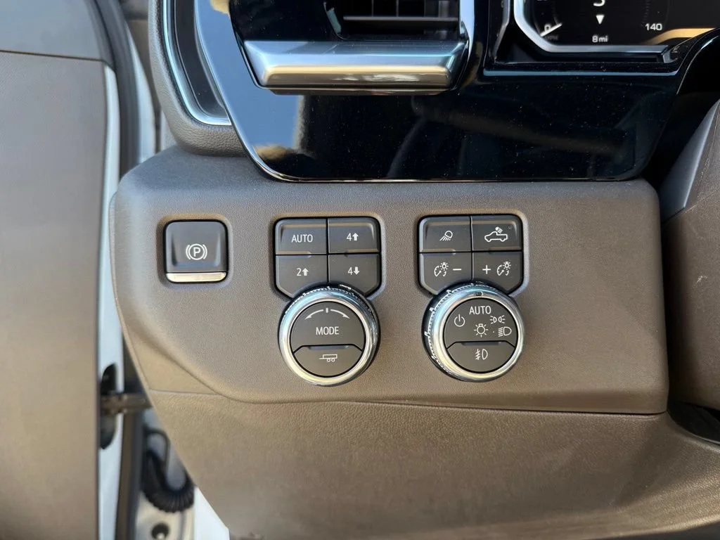 New 2026 Summit White GMC SLT image 29