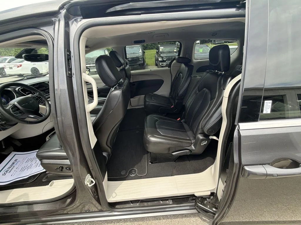 Used 2023 Gray Chrysler Touring L image 21