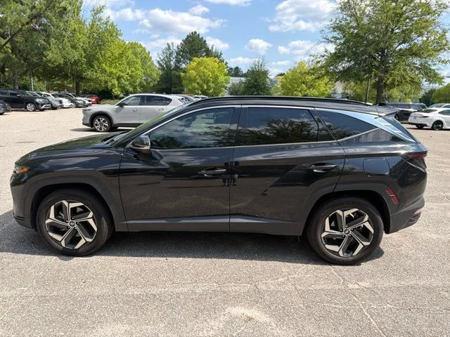 Used 2023 Black Hyundai Limited image 2