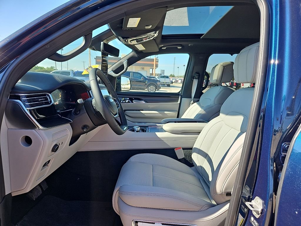 New 2026 Fathom Blue Pearl-Coat Exterior Paint (Late Availability) Jeep Summit Obsidian image 15