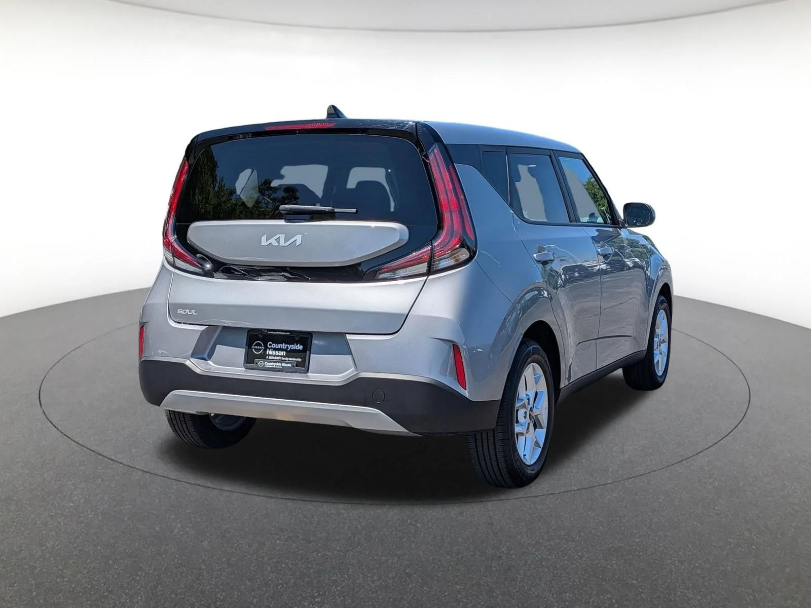 Used 2025 Steel Gray Kia LX image 5