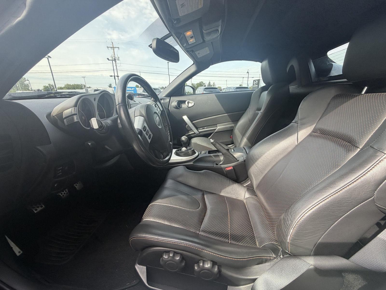 Used 2007 Carbon Silver Metallic Nissan Grand Touring image 2