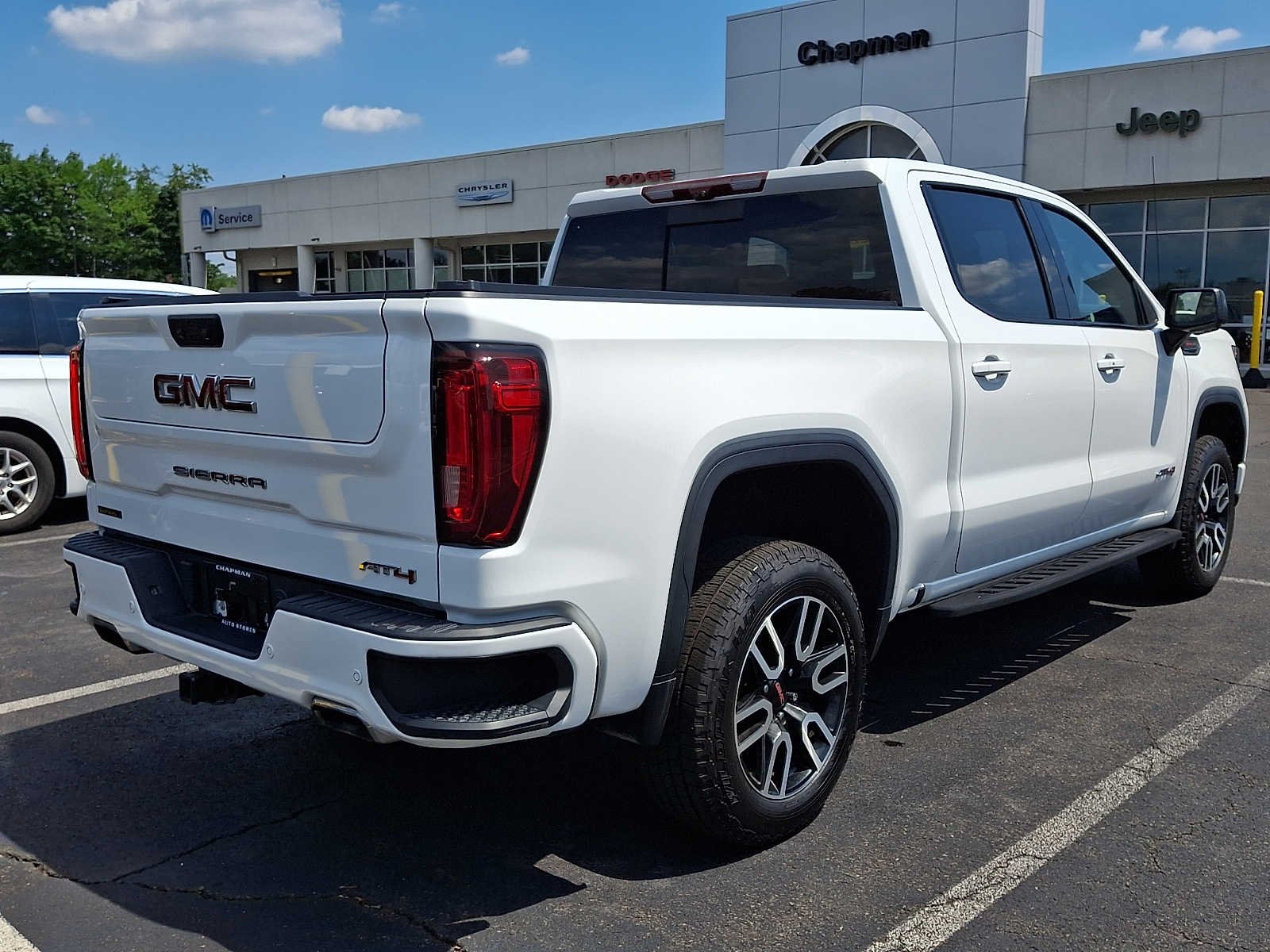 Used 2022 Summit White GMC AT4 image 6
