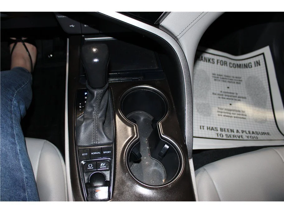 Used 2021 White Toyota Hybrid SE image 31