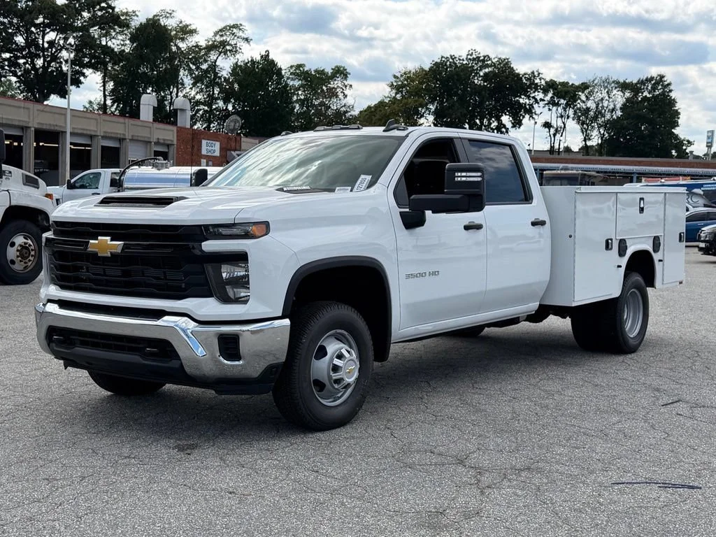 New 2026 Summit White Chevrolet Work Truck image 8
