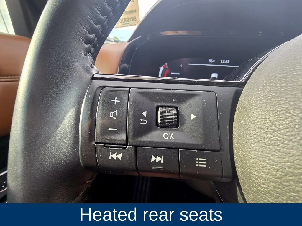 Used 2024 White Nissan Platinum image 25