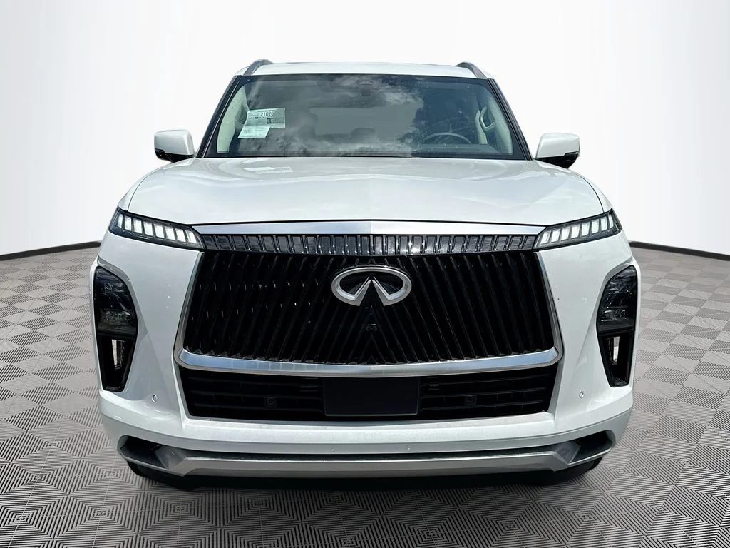 New 2026 RADIANT WHITE INFINITI Pure 2WD image 2