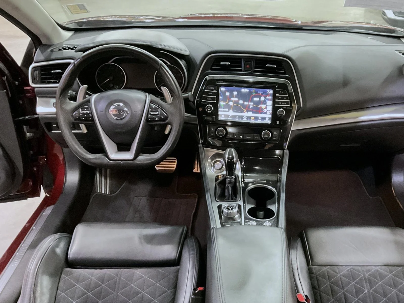 Certified Used 2016 Red Nissan SR image 12