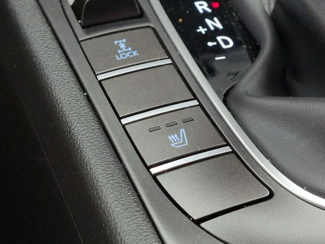 Used 2026 White Hyundai SEL Sport image 19