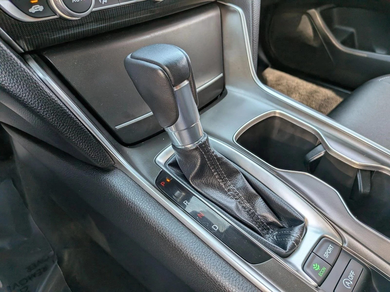 Used 2022 Still Night Pearl Honda Sport image 15