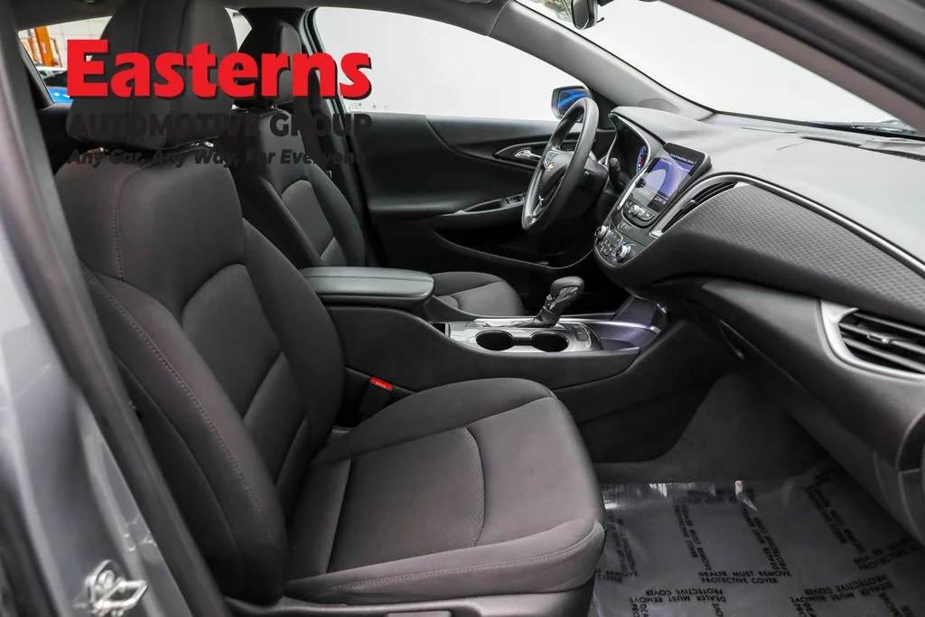 Used 2023 Gray Chevrolet LT image 23
