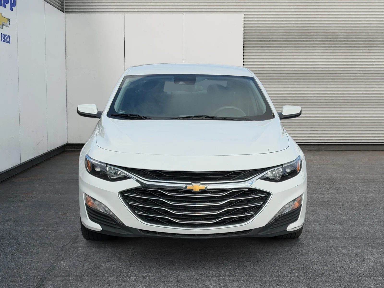 Used 2025 Summit White Chevrolet 1LT image 2