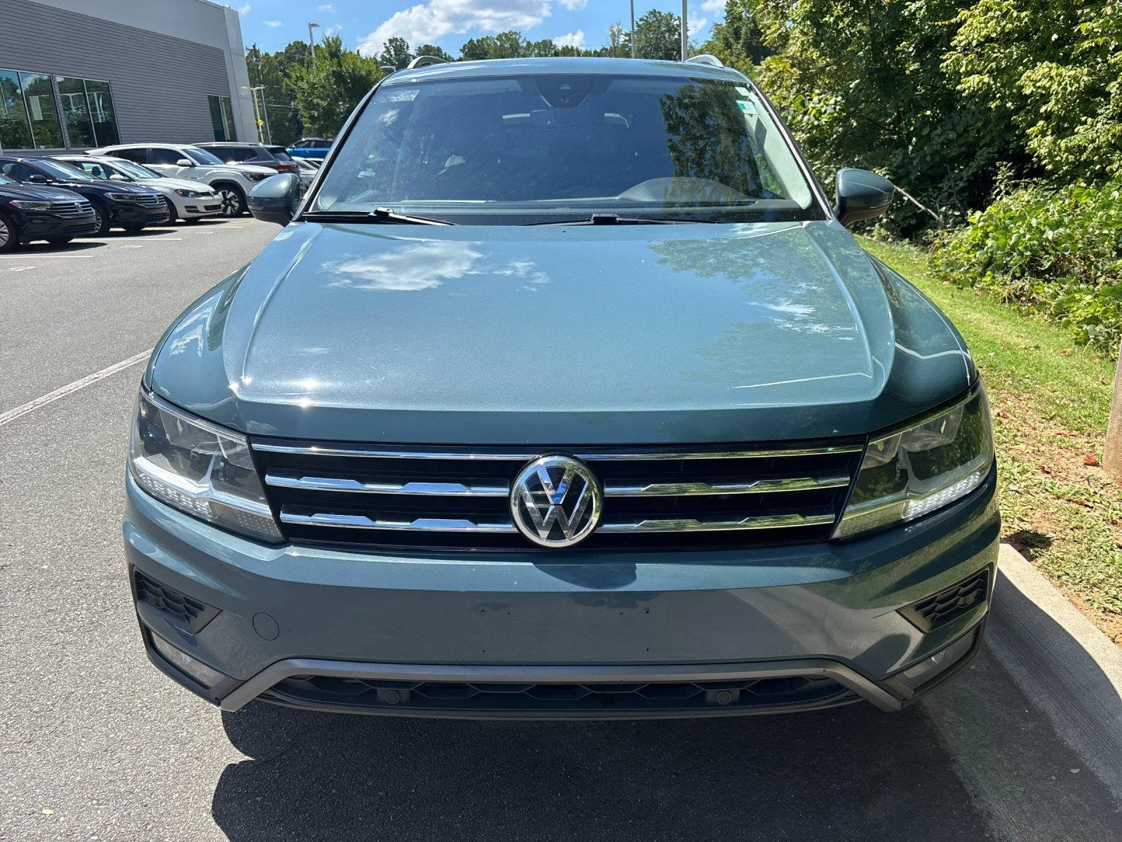 Used 2020 Silk Blue Metallic Volkswagen SEL image 8