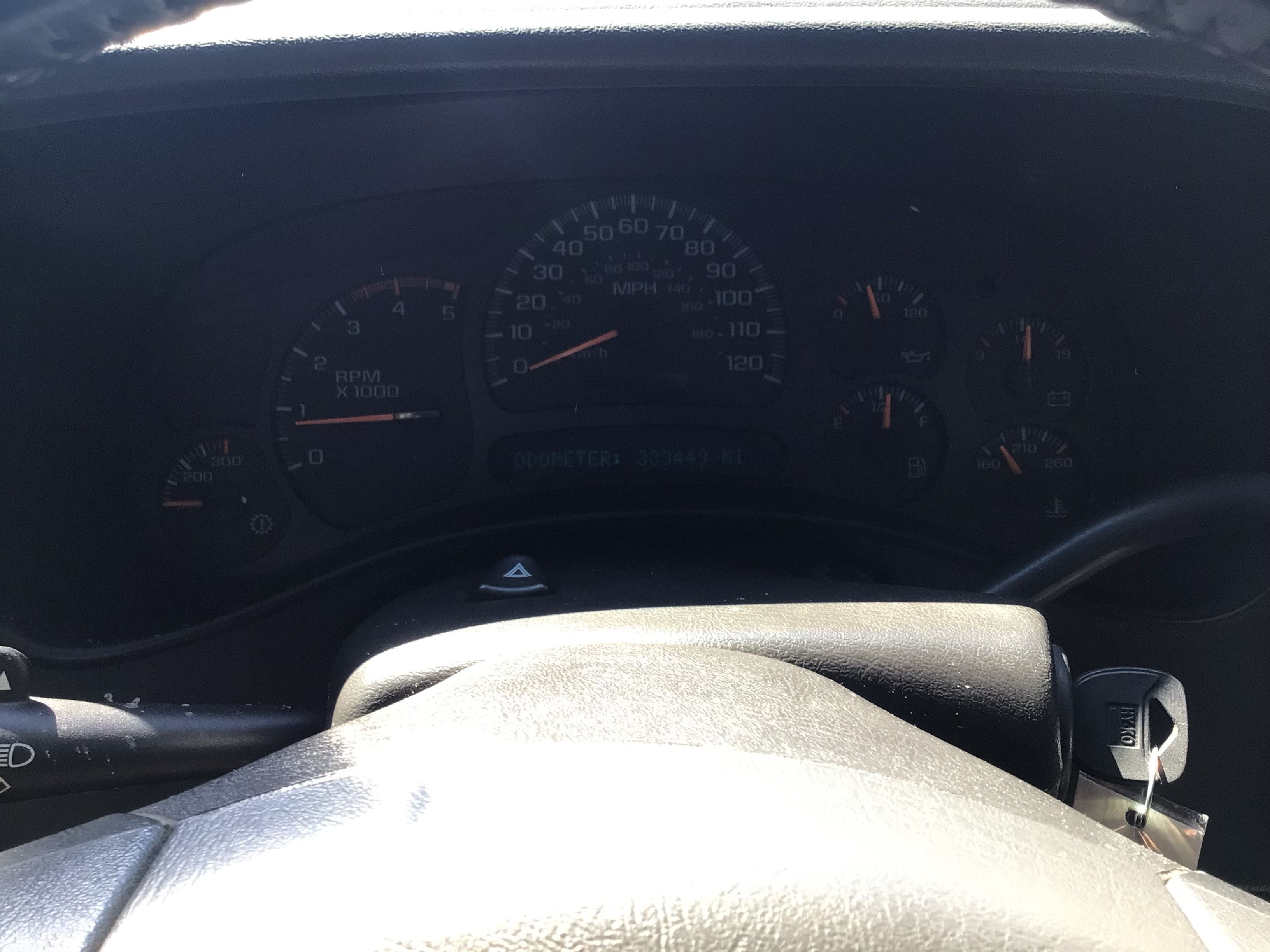 Used 2004 Black GMC SLE image 12