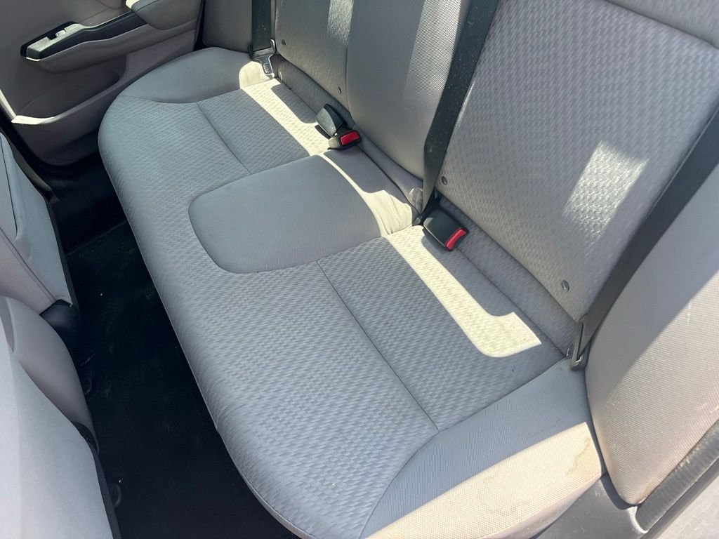 Used 2014 Alabaster Silver Metallic Honda LX image 34