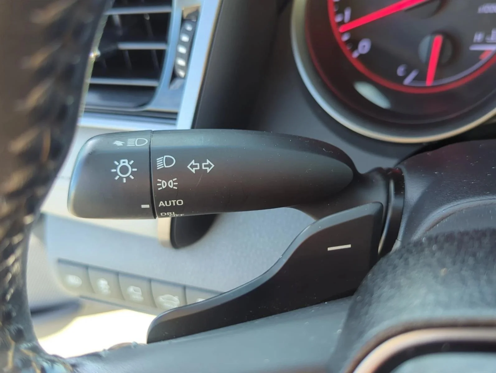 Used 2021 Wind Chill Pearl Toyota XSE image 15