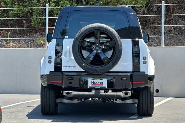 New 2026 Fuji White Land Rover X-Dynamic SE image 4