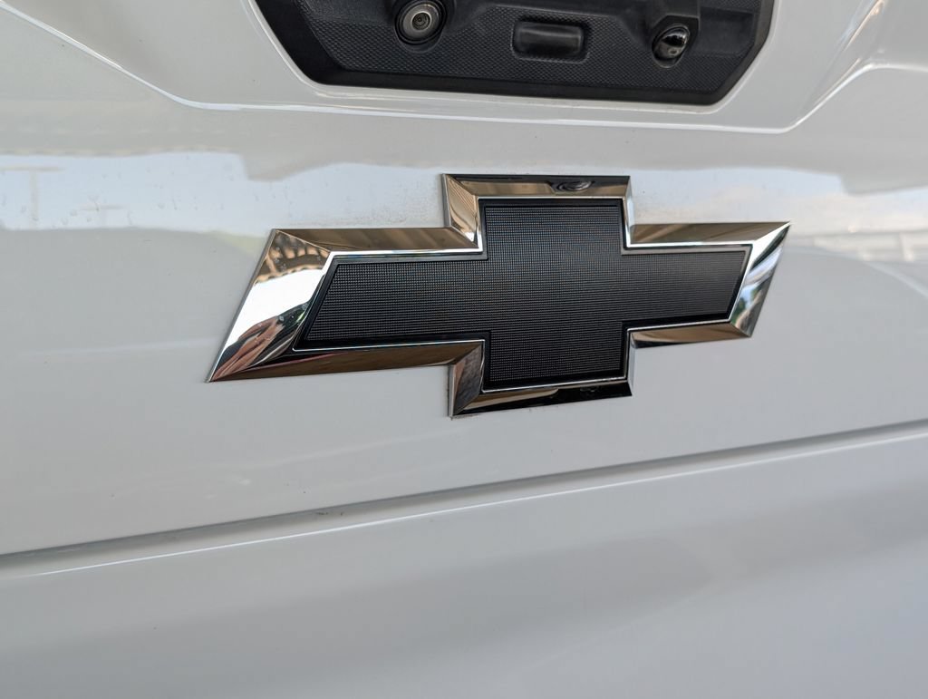 Used 2022 Summit White Chevrolet High Country image 10