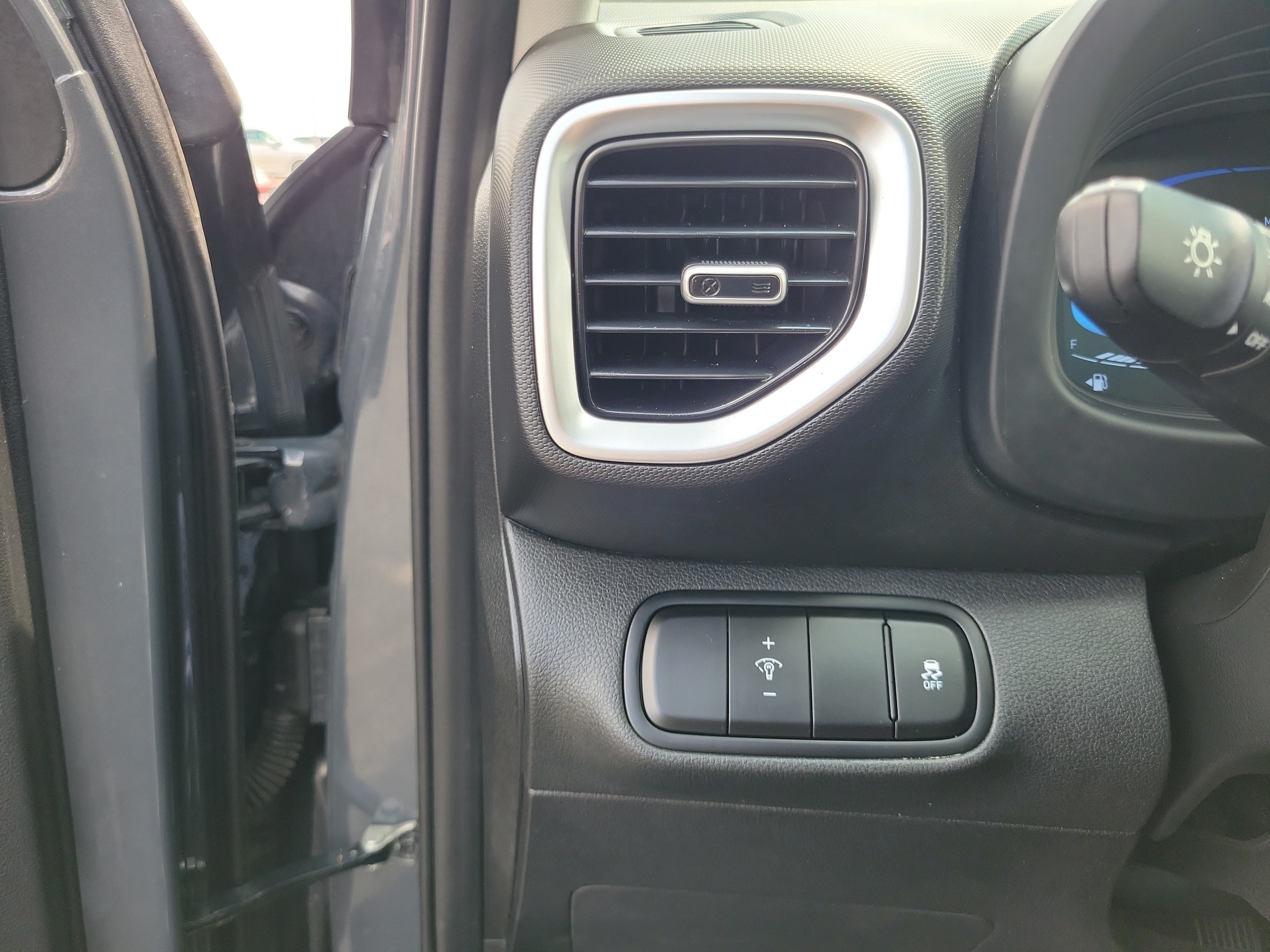 Certified Used 2025 Ecotronic Gray Hyundai SEL image 20