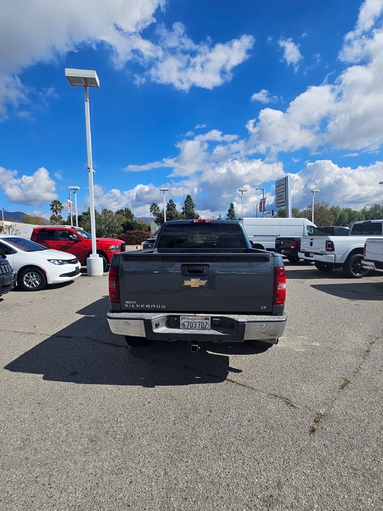 Used 2011  Chevrolet LT image 4