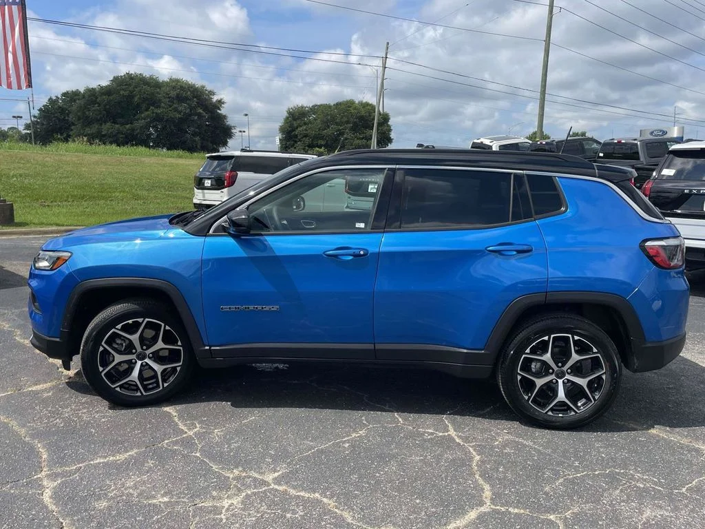 Used 2025 Blue Jeep Limited image 6