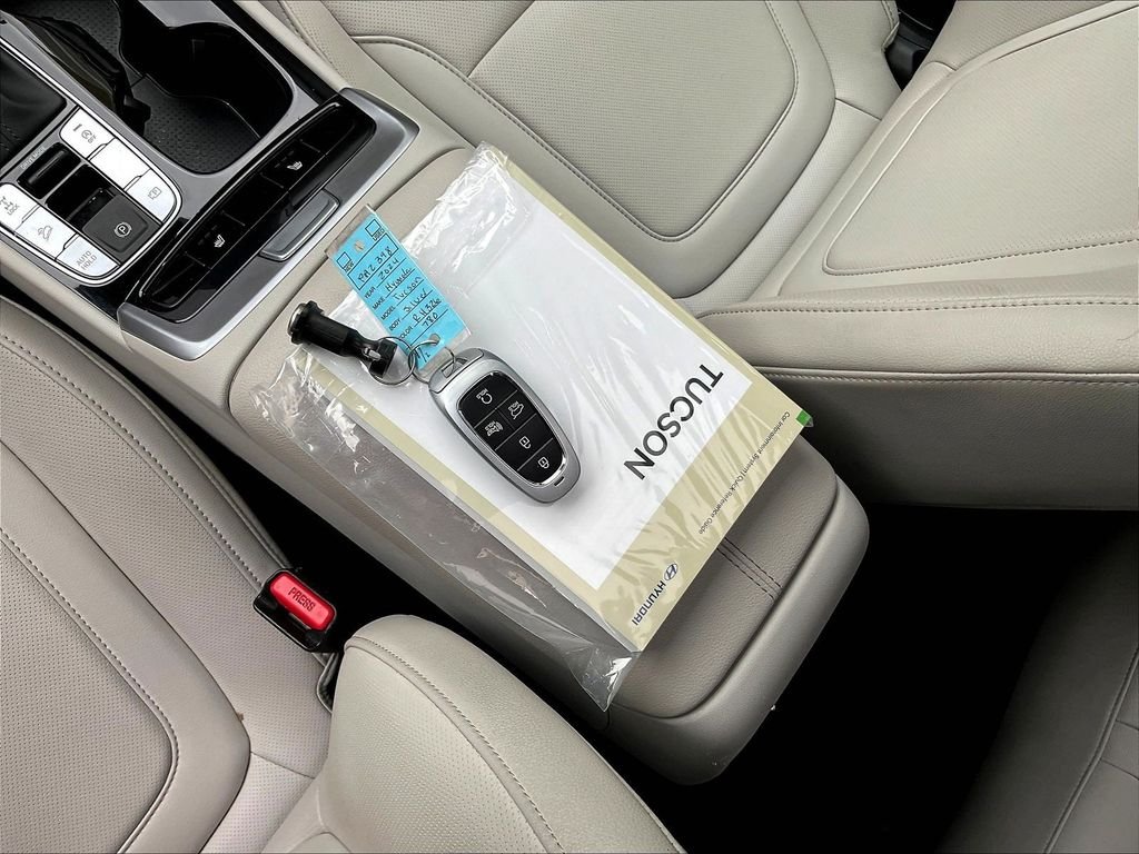 Used 2024 Silver Hyundai SEL image 35