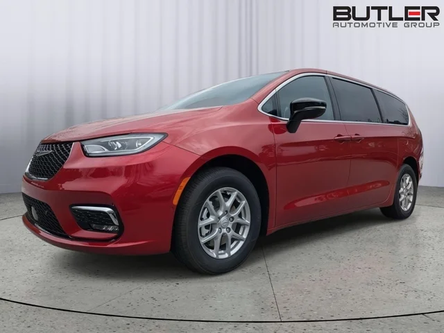 New 2026 Chrysler Pacifica Select