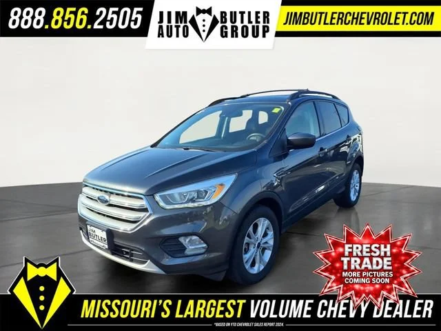 Used 2018 Gray Ford SEL image 1