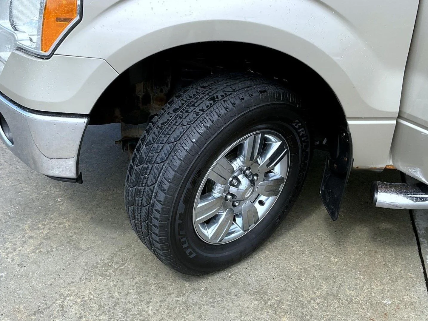Used 2010 Gold Ford XLT image 24