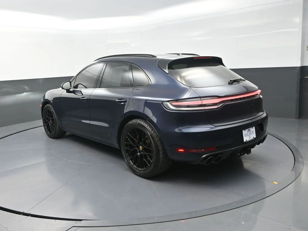 Used 2021  Porsche GTS image 8