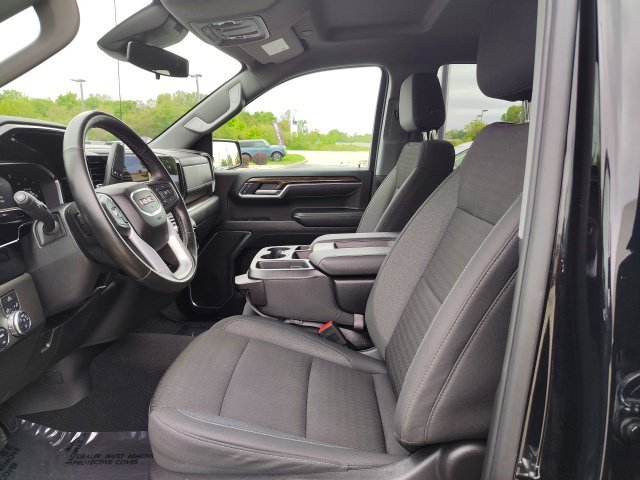Used 2025 Black GMC Elevation image 14