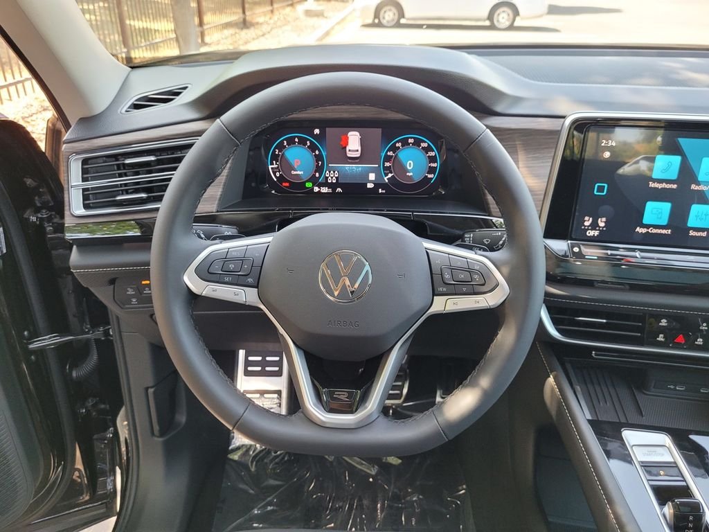 2025 Volkswagen Atlas SEL Premium R-Line - Photo 17