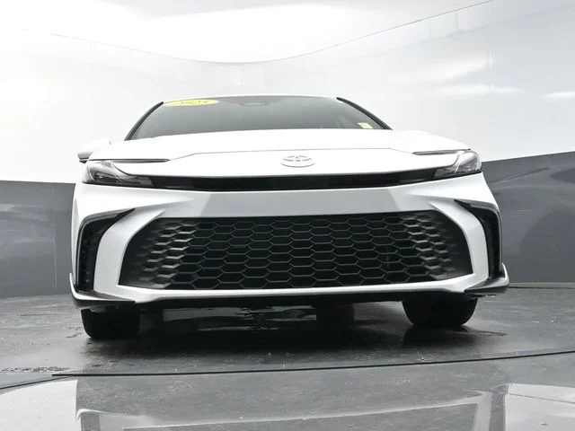 Used 2025 White Toyota SE image 31
