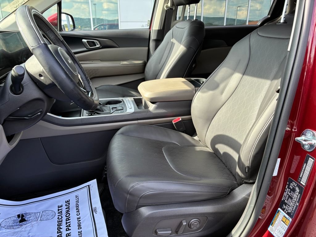 Used 2026 Red Kia LXS image 8