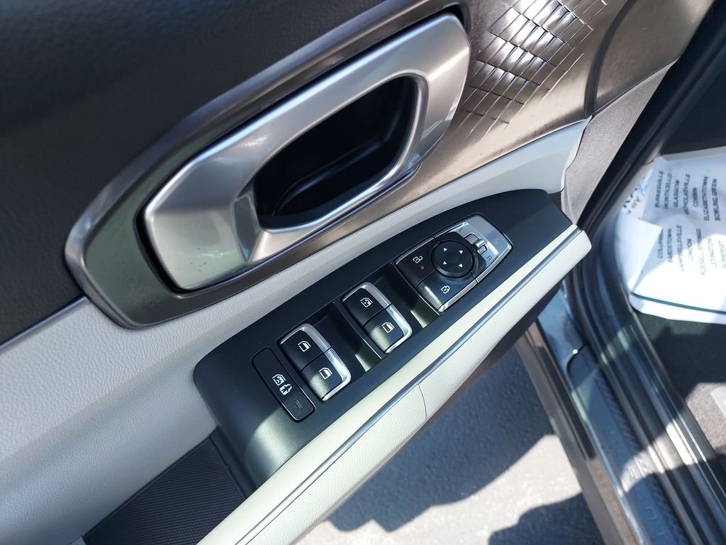 Used 2025 Gray Kia EX image 19