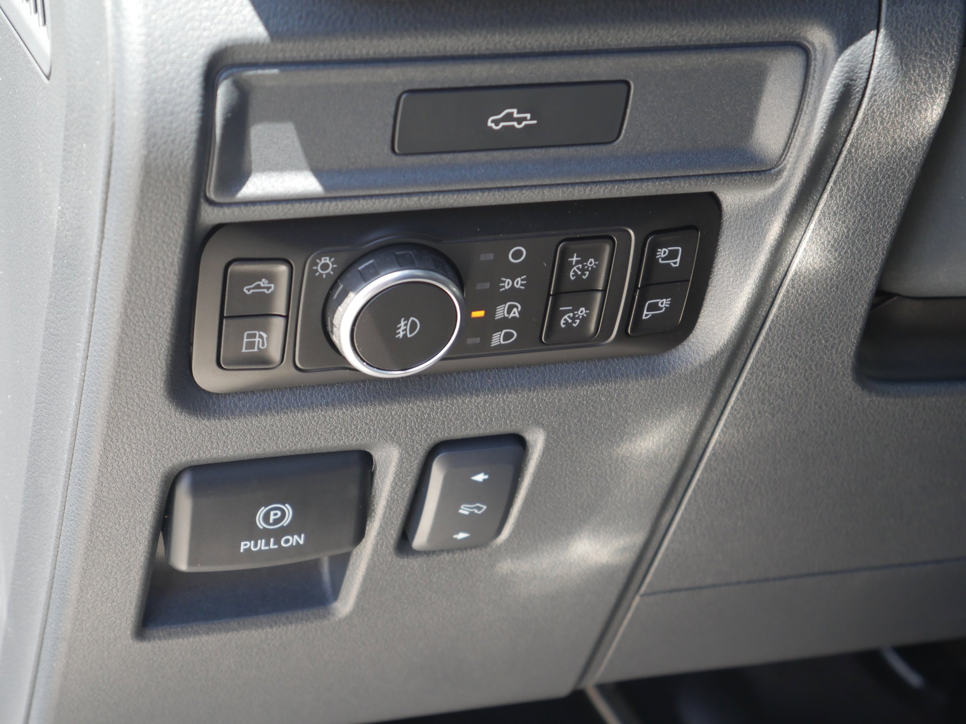 2026 Ford F-150 Platinum - Photo 6