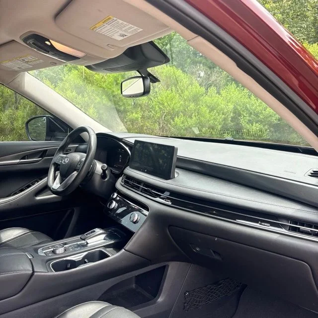 Used 2022 Red INFINITI LUXE image 16