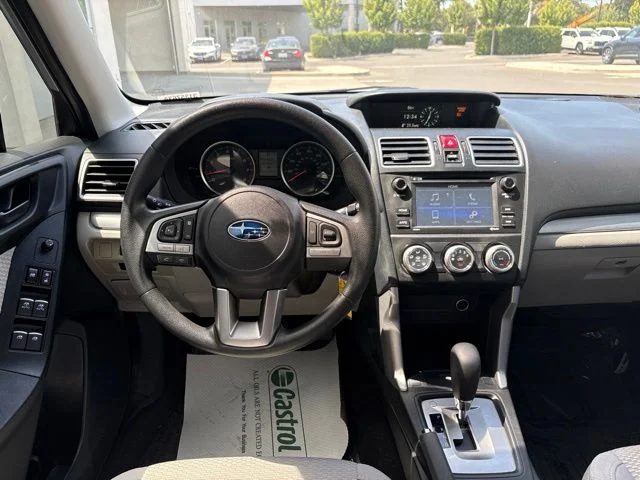 Used 2017 Silver Subaru 2.5i image 8