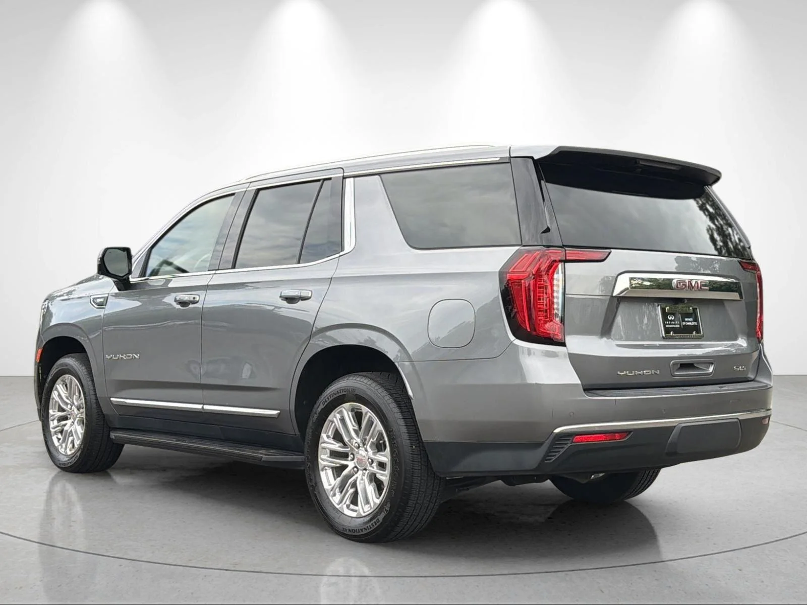 Used 2021 Satin Steel Metallic GMC SLT image 3