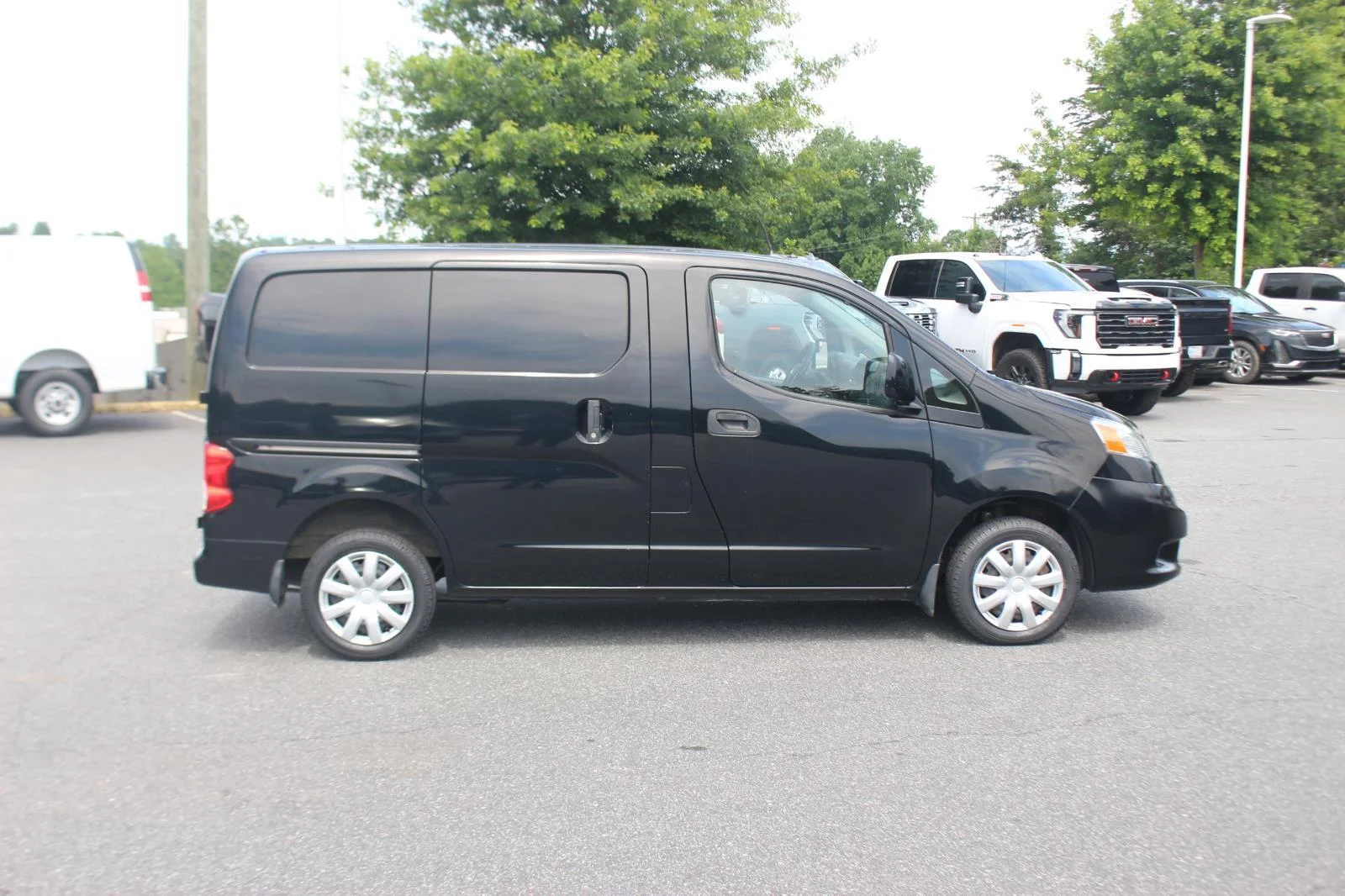 Used 2021 Black Nissan SV image 9