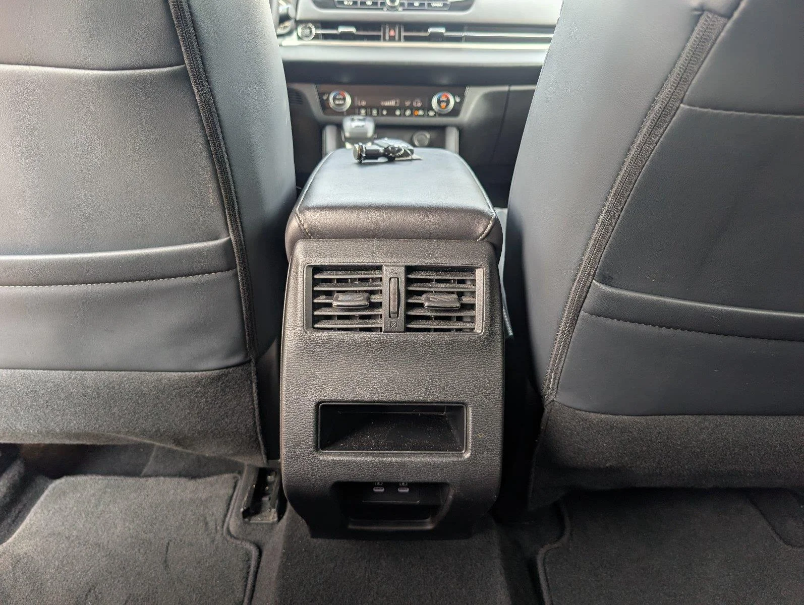 Used 2025 White Diamond Mitsubishi SE image 34