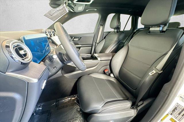 New 2026 Polar White Mercedes-Benz GLC 300 image 48