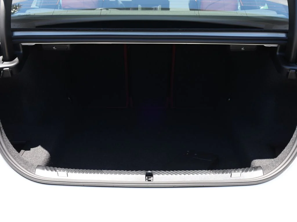 Used 2025 White BMW 530i image 8