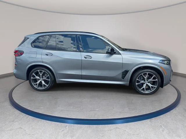 Used 2024 Gray BMW M60i image 5